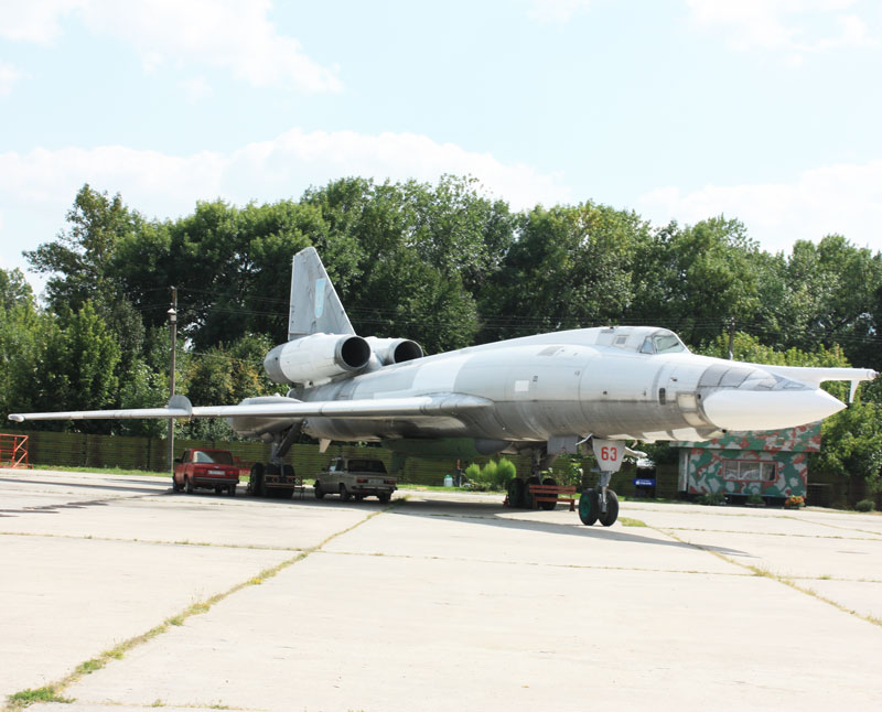 samolet-Tu-22