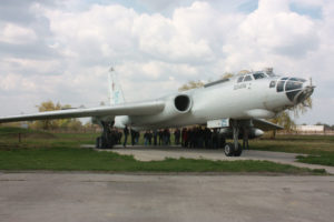 Самолет Ту-16