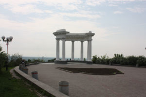 Белая беседка