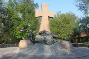 Памятник погибшим козакам в Полтаве