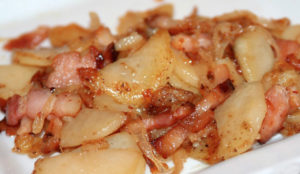 Картошка жаренная с салом