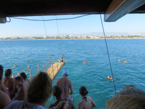 Купание в открытом море