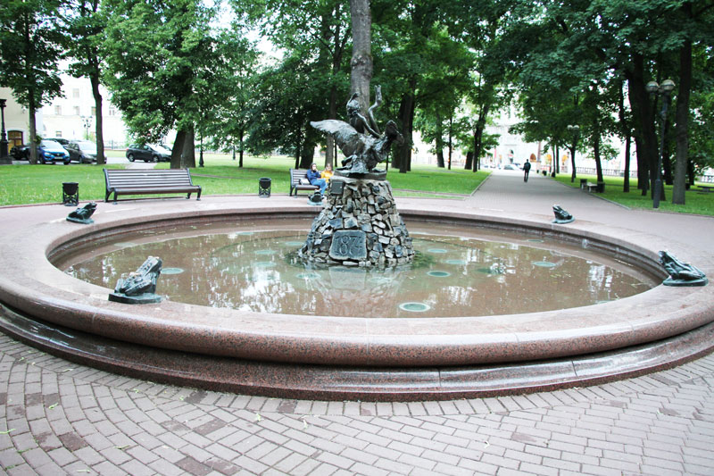 Мальчик_с_лебедем
