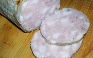 domashnyaya-varenaya-kolbasa