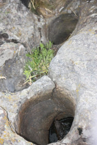 Колодец-в-скале