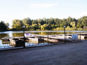 pustuyusciy-debarkader-perliny